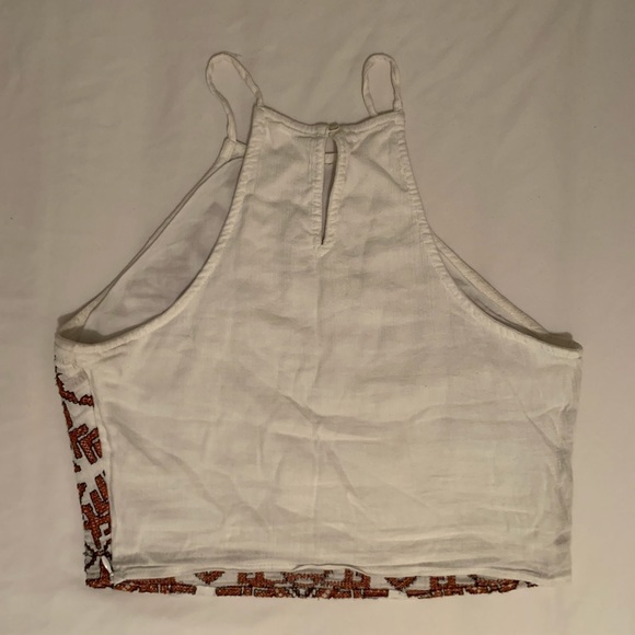 Patterned Halter Top - Picture 3 of 4